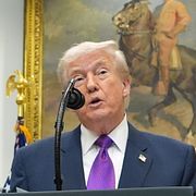 Donald Trump vid presentationen av de indragna klimatåtgärderna i Vita Huset, Washington den 12 februari 2026. 