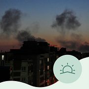 Rök stiger mot skyn i Irans huvudstad Teheran.