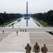 Vattenspegeln vid Lincoln Memorial.