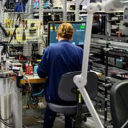 Illustrationsbild. Montering i Atlas Copcos fabrik i Tierp