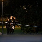 Polisens tekniker på plats i Hässelby.