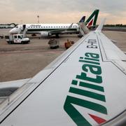 Arkivbild: Alitalia-plan på Linate-flygplatsen i Milano.