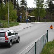 Två personer blev på denna plats i Gottsunda i Uppsala påkörda av en polisbil. Mannen avled och kvinnan skadades allvarligt. Arkivbild.