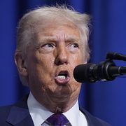 Donald Trump under presskonferensen vid fredsrådets öppnande den 19 februari 2026. 