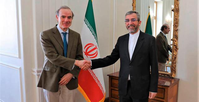 EU-förhandlaren Enrique Mora och iranske förhandlaren Ali Bagheri Kani under förhandlingar i mars. AP