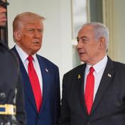 Donald Trump och Benjamin Netanyahu i USA i april. 
