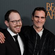 Ari Aster tillsammans med huvudrollsinnehavaren Joaquin Phoenix. 