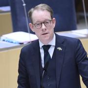 Utrikesminister Tobias Billström (M) inleder debatten med att presentera regeringens utrikesdeklaration. 