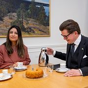 Andreas Norlén tillsammans med V-ledaren Nooshi Dadgostar, arkivbild från 18 september.