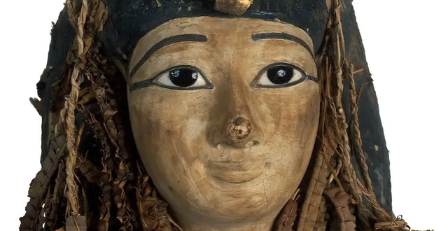 Amenhotep var 35 år vid sin död. S. Saleem and Z. Hawass
