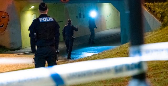 Polis och avspärrningar i Närlunda i Helsingborg.  Johan Nilsson/TT / TT NYHETSBYRÅN