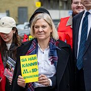 Bild från tidigare i år. Henrik Fritzon (S), regionråd och gruppledare Region Skåne, och Magdalena Andersson (S) anländer för att träffa personal på kvinnosjukvården på SUS i Malmö.