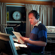 Bild på Egon Malmgren från 1998, då han var nyhetspresentatör på Ekot.