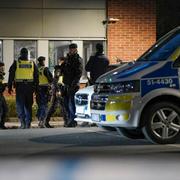 Polisen på mordplatsen.