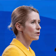 Kaja Kallas säger att EU följer utvecklingen efter attacken. 