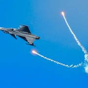 Illustrationsbild. Jas Gripen C under en flyguppvisning över Stora Rör på Öland tidigare under hösten. 