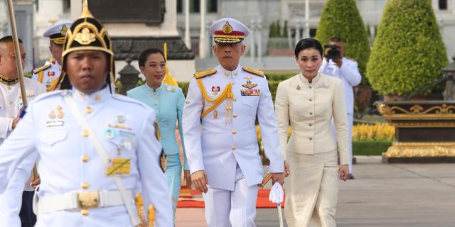 Maha Vajiralongkorn och drottningen Suthida/Arkivbild. Sakchai Lalit / TT NYHETSBYRÅN