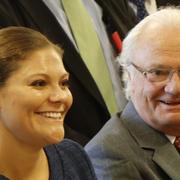 Kronprinsessan Victoria och kungen vid besök i Vänersborg.