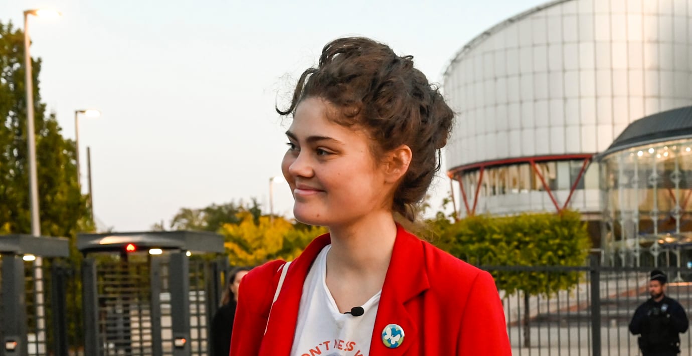 Arkivfoto: Ida Edling demonstrerar vid Europeiska domstolen för mänskliga rättigheter i september 2023. 