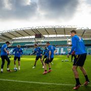 Svenska landslaget tränar inför matchen mot Estland.