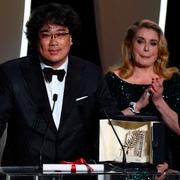 Bong Joon-Ho och skådespelaren Catherine Deneuve.