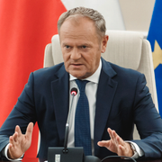 Delar av en rysk drönare upptäcktes på ett fält i östra Polen / Donald Tusk