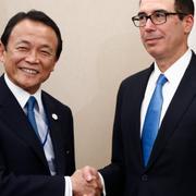 Japans finansminister Taro Aso med USA:s tidigare finansminister Steven Mnuchin.