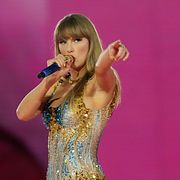 Taylor Swift under ”Eras tour”