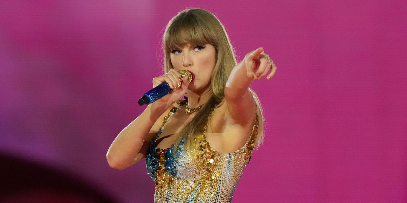 Taylor Swift under ”Eras tour”