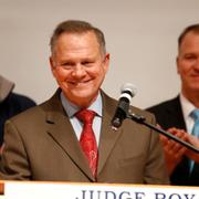 Republikanen Roy Moore under valnatten.