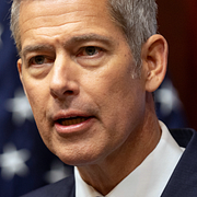 USA:s transportminister Sean Duffy. Information om nedlagda flygtrafiken hos Spirit. Arkivbilder.