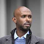 Mohamed Ali från Borlänge som personkryssats till riksdagen för Vänsterpartiet, fotograferad när han kom till Stockholm från Borlänge på Stockholms centralstation.