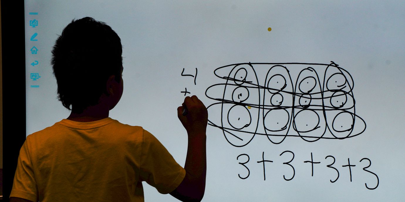 AI har klarat av att knäcka en historisk mattegåta. Men resten? AI i skolan har hamnat i fokus sedan de svenska bottenresultaten i Pisa-undersökningen.