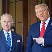 Arkivbild på Charles och Trump.