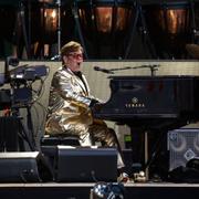 Elton John på Glastonbury tidigare i sommar. Han har sagt nej till fotografer under hans två konserter i Stockholm.