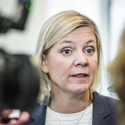 Finansminister Magdalena Andersson (S) och kollegorna näringsminister Mikael Damberg (S) och finansmarknadsminister Per Bolund (MP) föreslår skattelättnader för personaloptioner inom startupföretag.