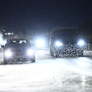 Snöfall över trafikanterna på riksväg 55 utanför Enköping på onsdagseftermiddagen. 