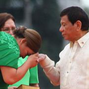 Sara Duterte med fadern Rodrigo Duterte.