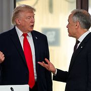 President Donald Trump och Kanadas premiärminister Mark Carney vid G7-mötet i Frankrike i juni.