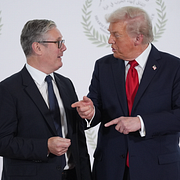 Bild från Falklandsöarna/Storbritanniens premiärminister Keir Starmer och Donald Trump. Arkivbilder.