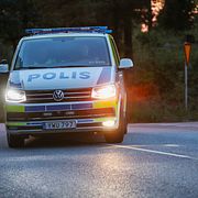 Polisinsatsen genomfördes mitt i natten.