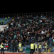 Bulgariska fans under matchen. 