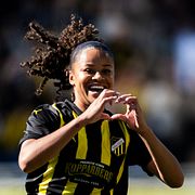 Felicia Schröder måljublar.