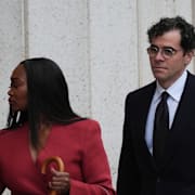 Instagrams vd Adam Mosseri anländer till domstolen i Los Angeles.