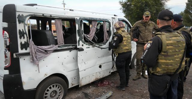 Förödelse efter attacken i Zaporizjzja. Efrem Lukatsky / AP