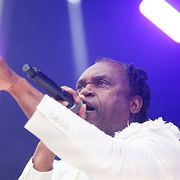 Dr Alban framträder under festivalen ”Vi som älskar 90- och 00-talet”.