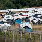 Flyktinglägret för rohingyer i ingenmanslandet mellan Bangladesh och  Myanmar (tidigare Burma).