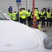 Representanter från fackförbundet Transport på plats i hamnen i Malmö, 7 november. 