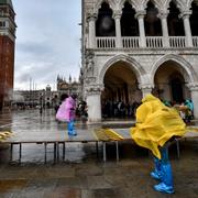 Venedig förberedde sig inför stormen Alex.