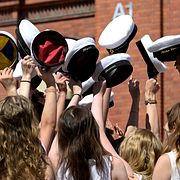 1 800 kronor kostar numera en typisk studentmössa.